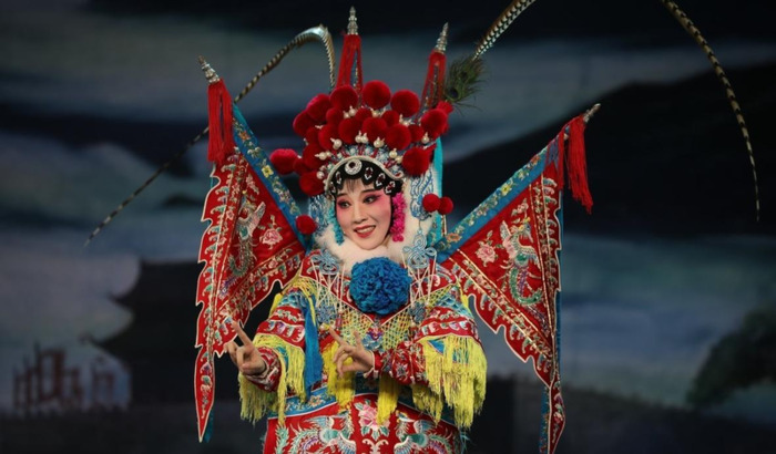 重写实而轻写意是中国戏曲的特点【重写返回值类型一定要相同吗】