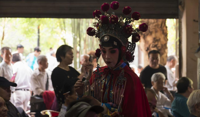 重写实而轻写意是中国戏曲的特点【重写返回值类型一定要相同吗】