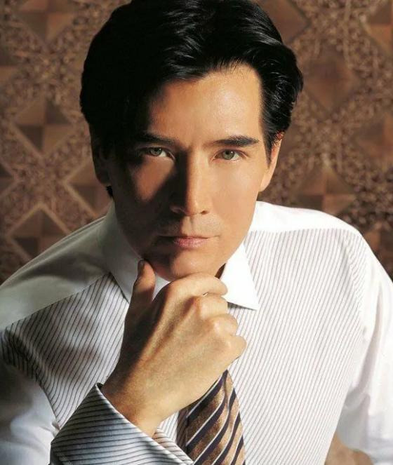 费翔的个人资料简介【费翔的个人资料最近微博】