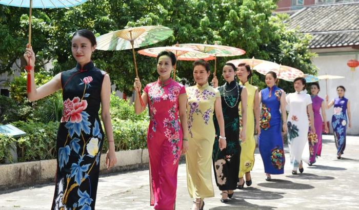 怎么说旗袍的优雅的句子【旗袍优雅的佳句】