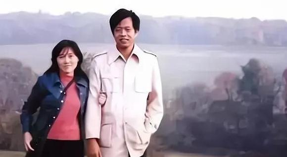 爱情诚可贵后面一句是什么【爱情诚可贵自由价更高下一句是什么】