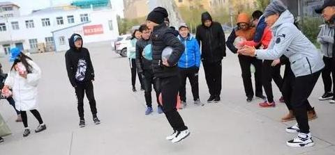 油腻男照片【油腻男是什么意思网络用语】