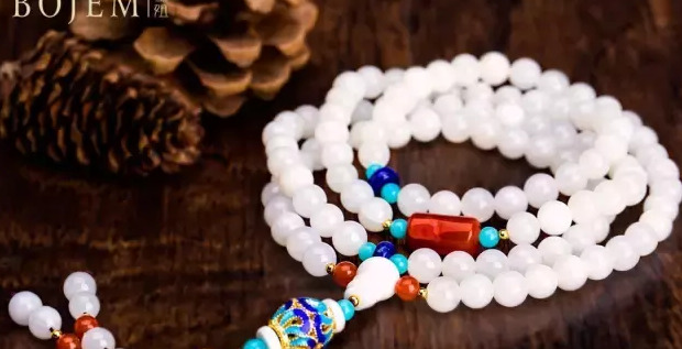白菩提手串的作用与功效【白玉菩提手串佩戴讲究】
