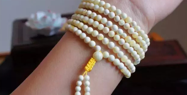 白菩提手串的作用与功效【白玉菩提手串佩戴讲究】