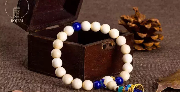 白菩提手串的作用与功效【白玉菩提手串佩戴讲究】