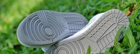 aj1纯白高帮怎么买不到【aj1纯原什么意思】