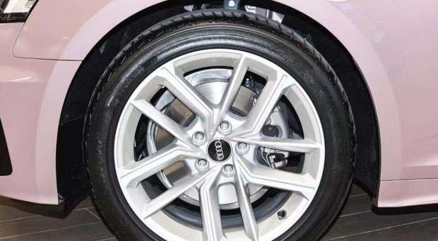 奥迪a5冰莓粉全国限量多少钱【奥迪a5冰莓粉四门】