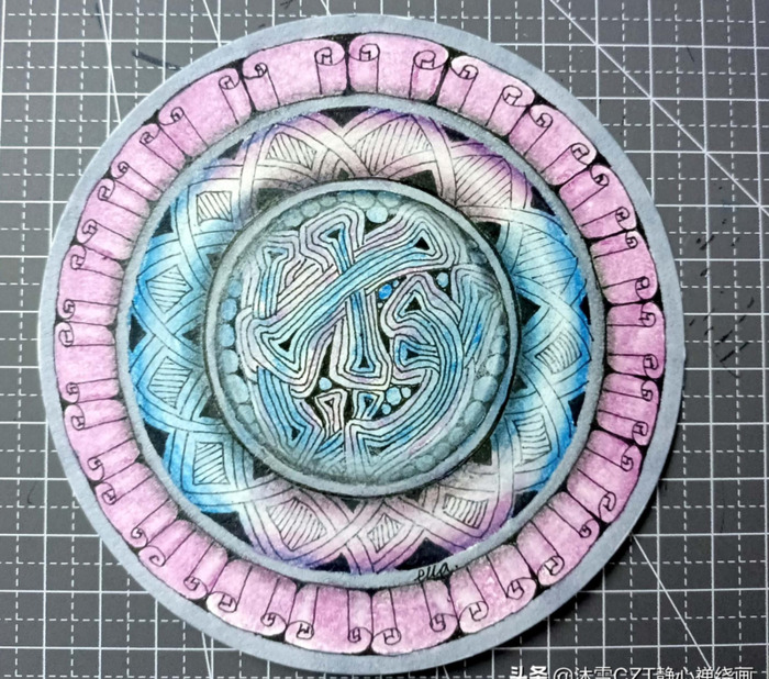 陀螺简笔画彩色【一起长大的玩具抽陀螺简笔画】