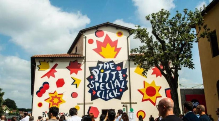 马克华菲logo含义【马克华菲标牌】