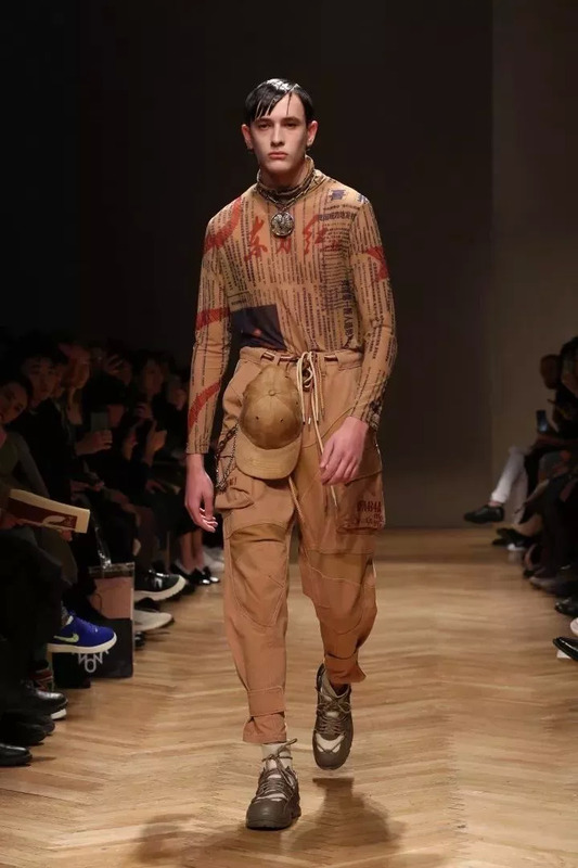 马克华菲标志怎么有两种【马克华菲标志图】