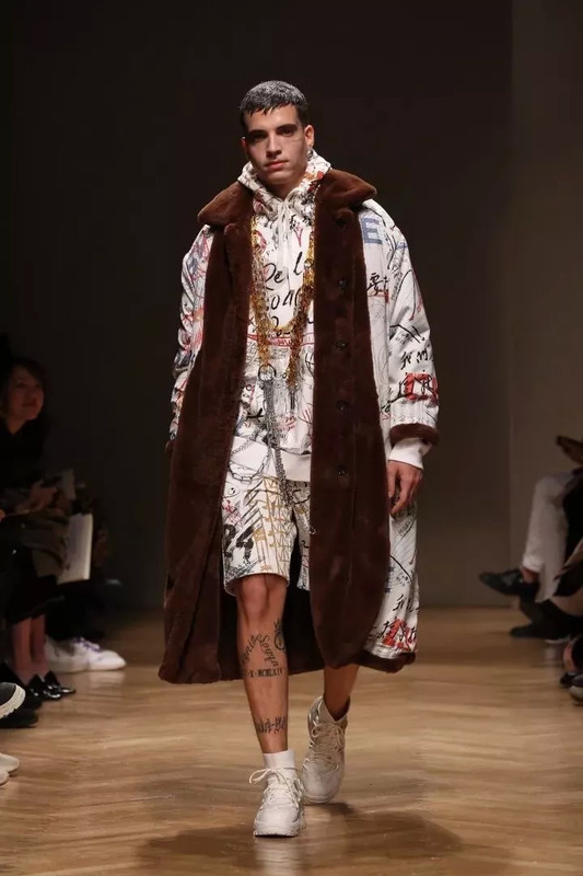 马克华菲标志怎么有两种【马克华菲标志图】