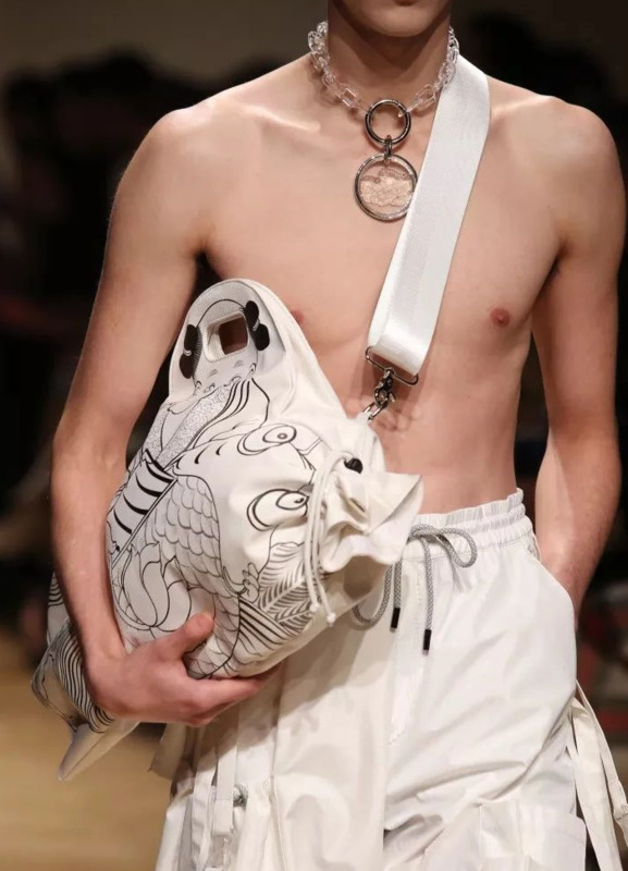 马克华菲标志怎么有两种【马克华菲标志图】