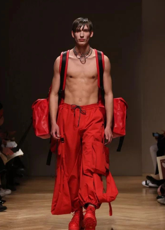 马克华菲标志怎么有两种【马克华菲标志图】