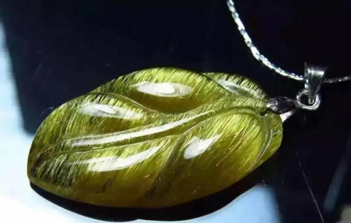 招财戴黄发晶好还是金发晶好【黄水晶和绿发晶哪个更招财】