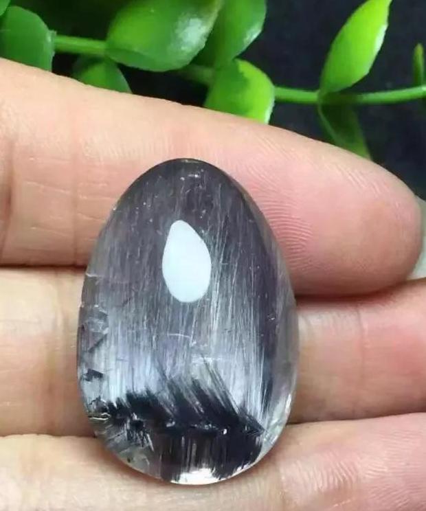 招财戴黄发晶好还是金发晶好【黄水晶和绿发晶哪个更招财】