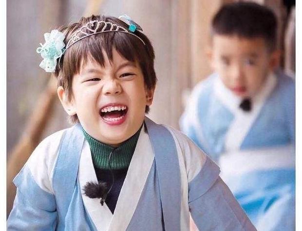 王锡玄冷笑表情包【冷笑表情包图片轻蔑】