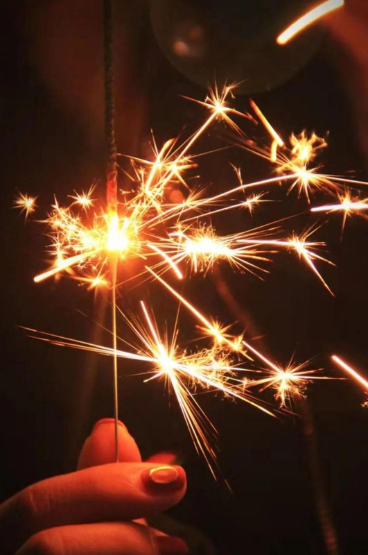 跨年夜发朋友圈的句子幽默【适合跨年夜发朋友圈的句子】