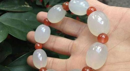 荔枝冻玛瑙鉴别方法【白色荔枝冻玛瑙的功效与作用】