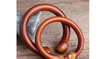 鸡血藤手镯啥样的好【鸡血藤手镯千万不能入手】