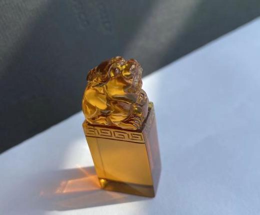 血红茶珀和血珀哪个贵【血珀与金珀哪个贵】