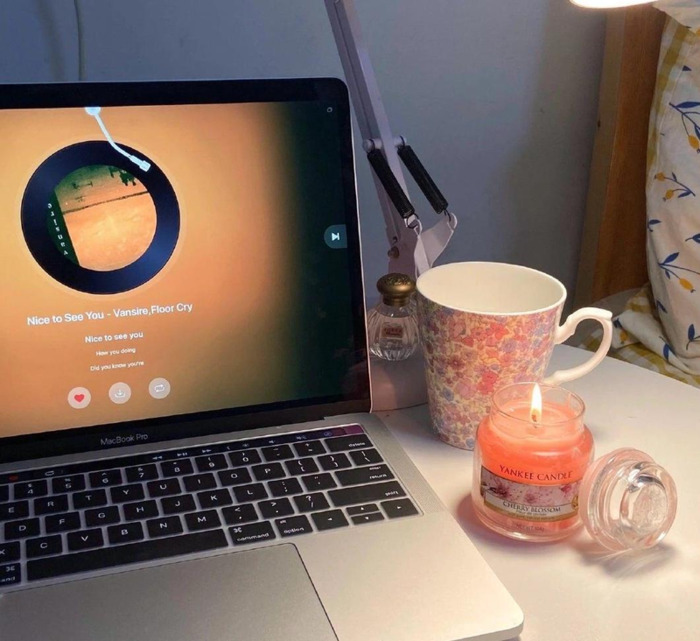 青春的文案100字【青春的文案短句英文】