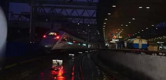 从上海到丽江怎么坐车【上海到丽江距离多远】