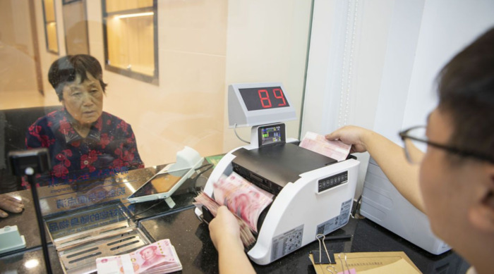 有什么建议给刚进入银行的应届生【应届生值不值得去银行】