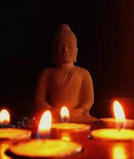 一盏明灯图片大全【一盏明灯对面照,主人有福再添油】