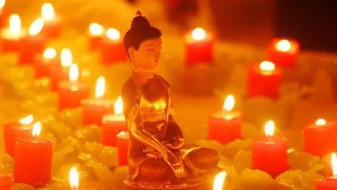 一盏明灯图片大全【一盏明灯对面照,主人有福再添油】