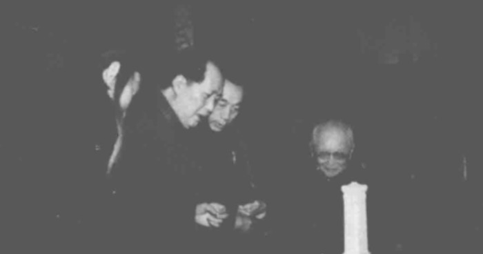 美国纪念碑谷国家公园【人民英雄纪念碑是把剑美国纪念碑】