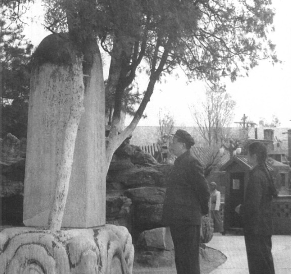 美国纪念碑谷国家公园【人民英雄纪念碑是把剑美国纪念碑】