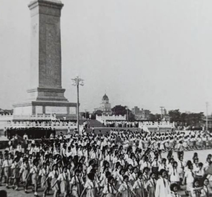 美国纪念碑谷国家公园【人民英雄纪念碑是把剑美国纪念碑】