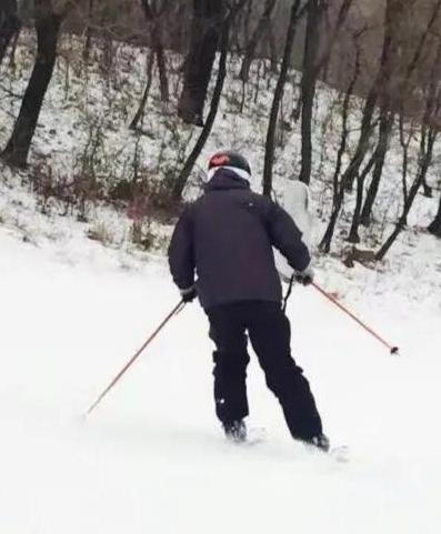 滑雪句子说说【滑雪好玩的短句】