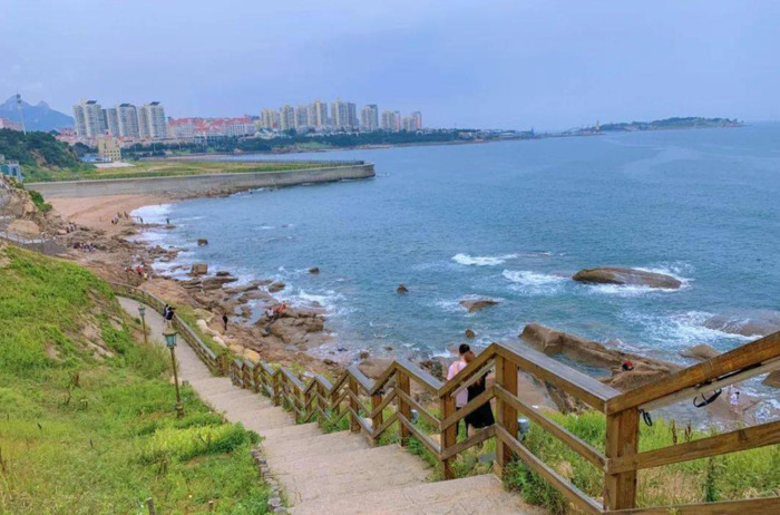 青岛第一海水浴场附近玩的【青岛海水浴场好玩吗】