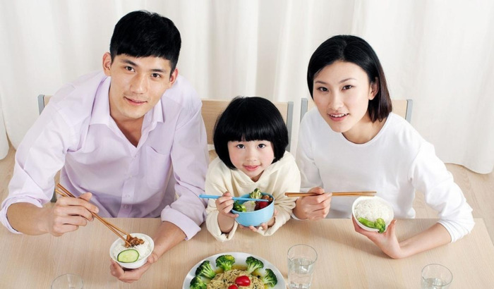 一件新鲜事作文400字四年级上册【一件新鲜事作文400字四年级奶奶会上网】