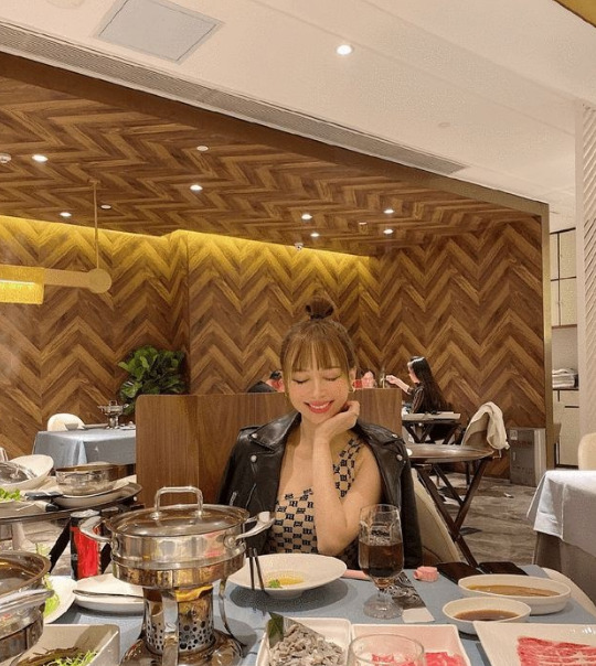 北京朝阳田田小阿姨是干嘛的【北京网红田田小阿姨拍摄闺蜜样子】