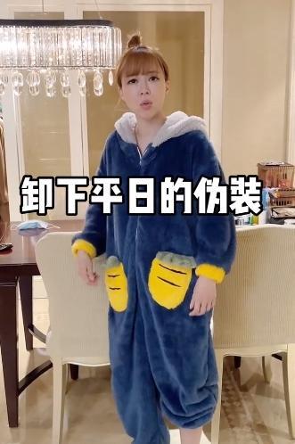 北京朝阳田田小阿姨是干嘛的【北京网红田田小阿姨拍摄闺蜜样子】