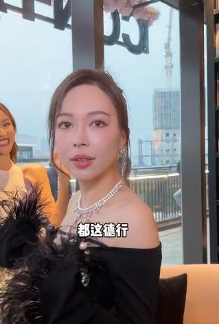 北京朝阳田田小阿姨是干嘛的【北京网红田田小阿姨拍摄闺蜜样子】