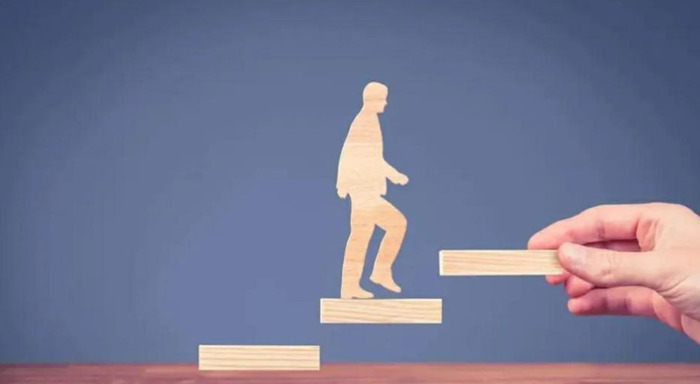 介绍自己作文300字优秀初一【介绍自己作文300字优秀题目】