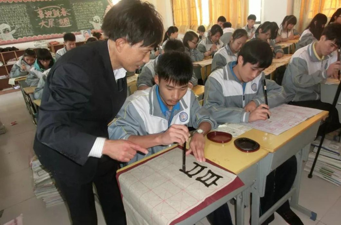 不但灬还灬造句五年级【不但……还……造句】