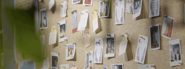 一盏台灯摆在整洁的书桌上阅读答案【一盏台灯的价格是一本台历的6倍】