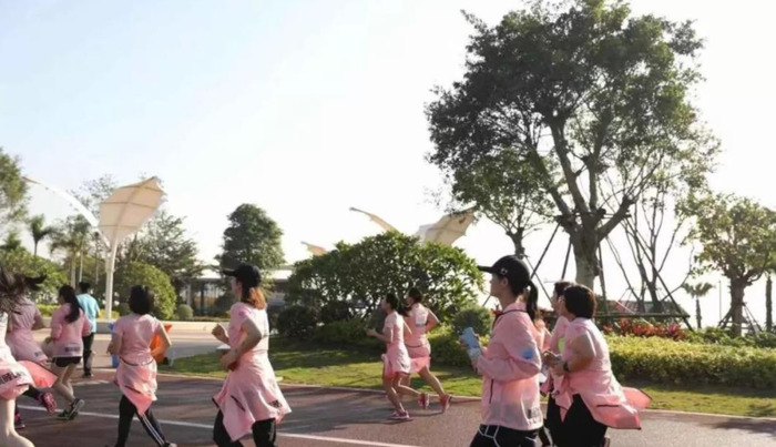 女人跑步的唯美句子和大神跑【女人跑步的唯美句子 英文】