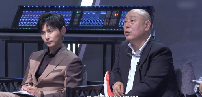 姜峰真的苟女装照片【姜峰真的苟照片】