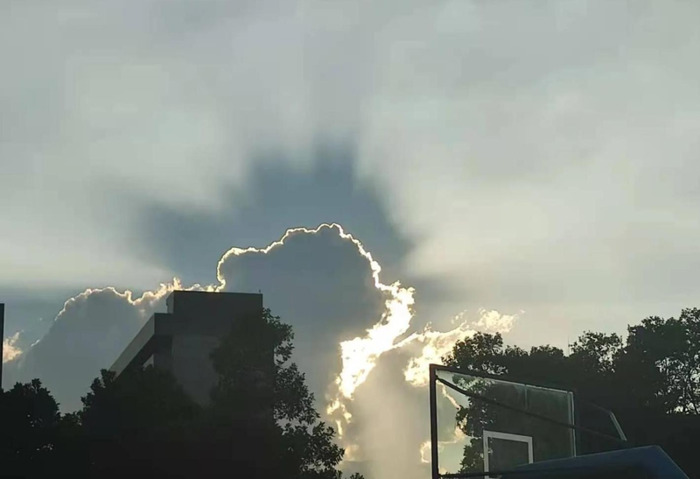 关于落日晚霞的文案【描写晚霞的文案】