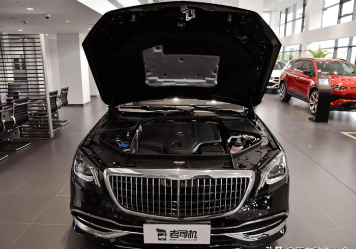 迈巴赫标志的奔驰是哪款【迈巴赫标识牌】