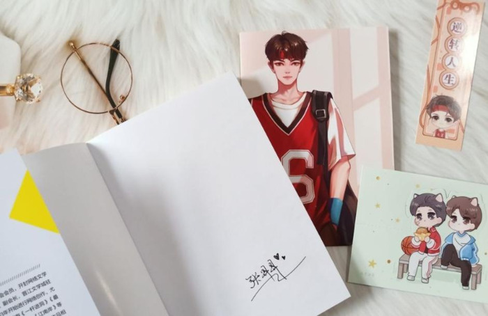 描写打篮球的男孩【打篮球少年的帅气描写】