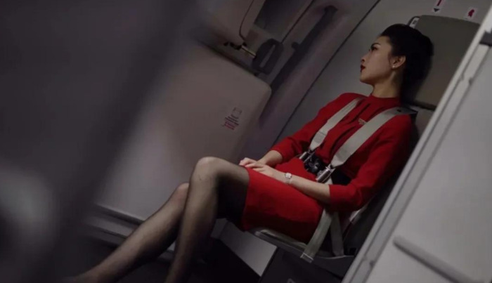 飞机座位选择哪个位置安全【飞机座位分布图F座】