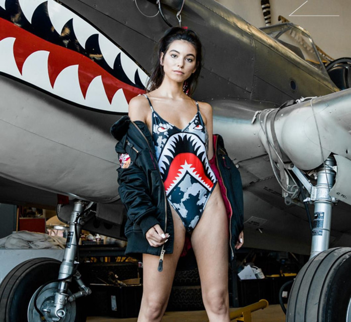 logo是鲨鱼张嘴的牌子的饼干【logo是鲨鱼张嘴的潮牌】