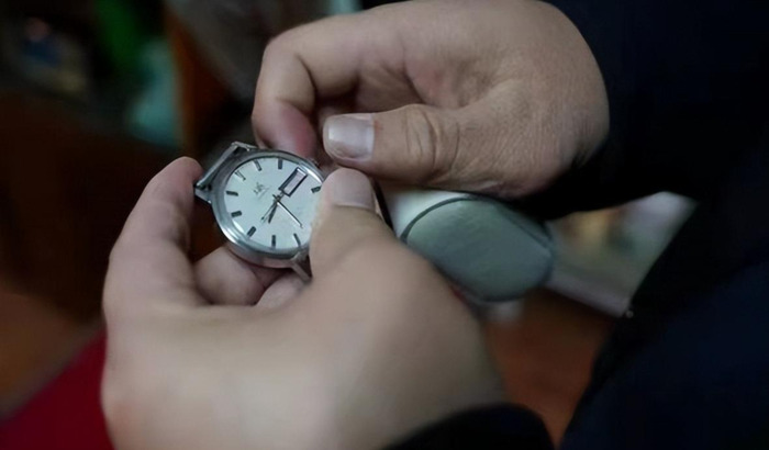 看见旧物时有什么感想【看到旧物充满回忆句子】