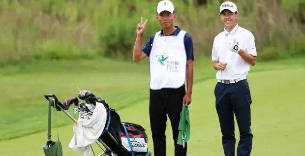 高尔夫球童要会打高尔夫吗【高尔夫俱乐部球童】